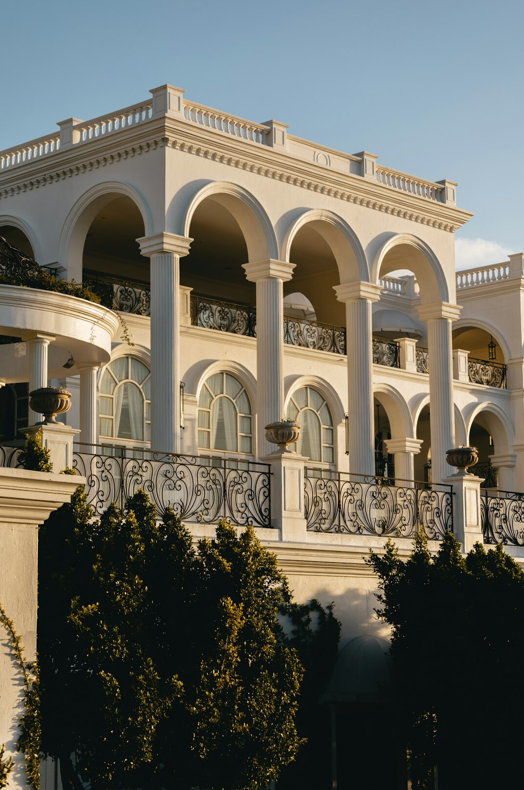 luxury celebrity mansion exterior