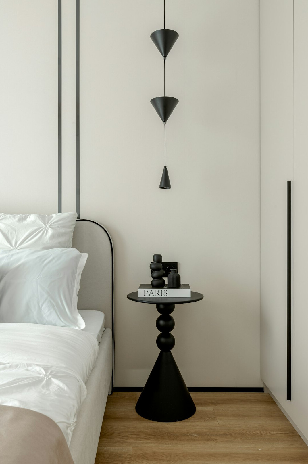modern minimalist bedroom