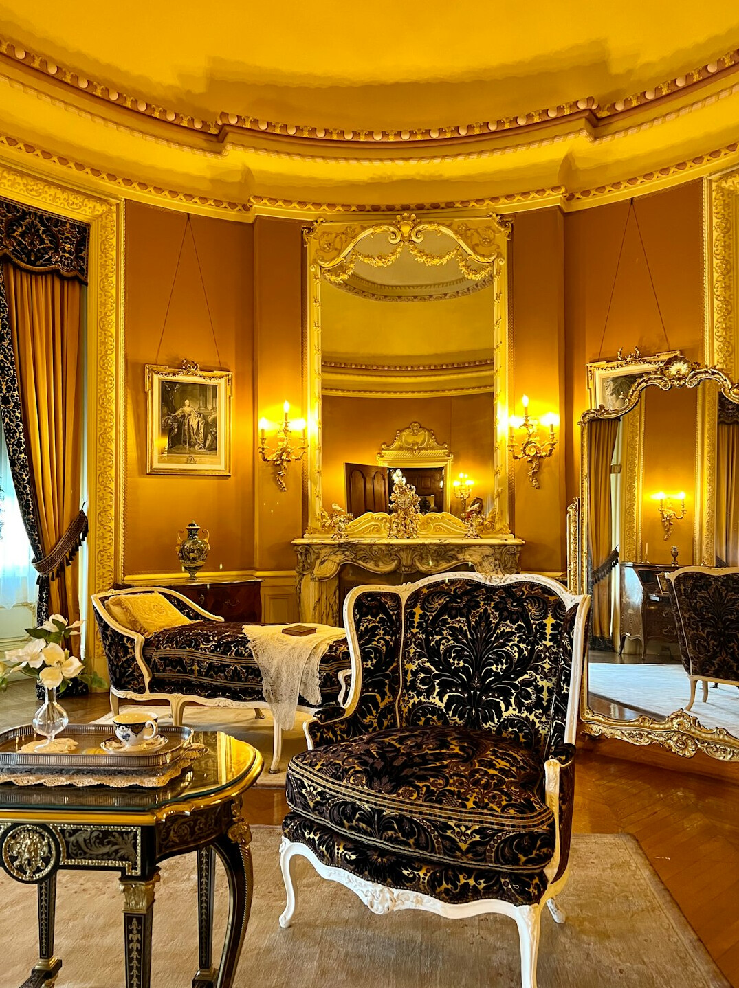 luxury bedroom suite