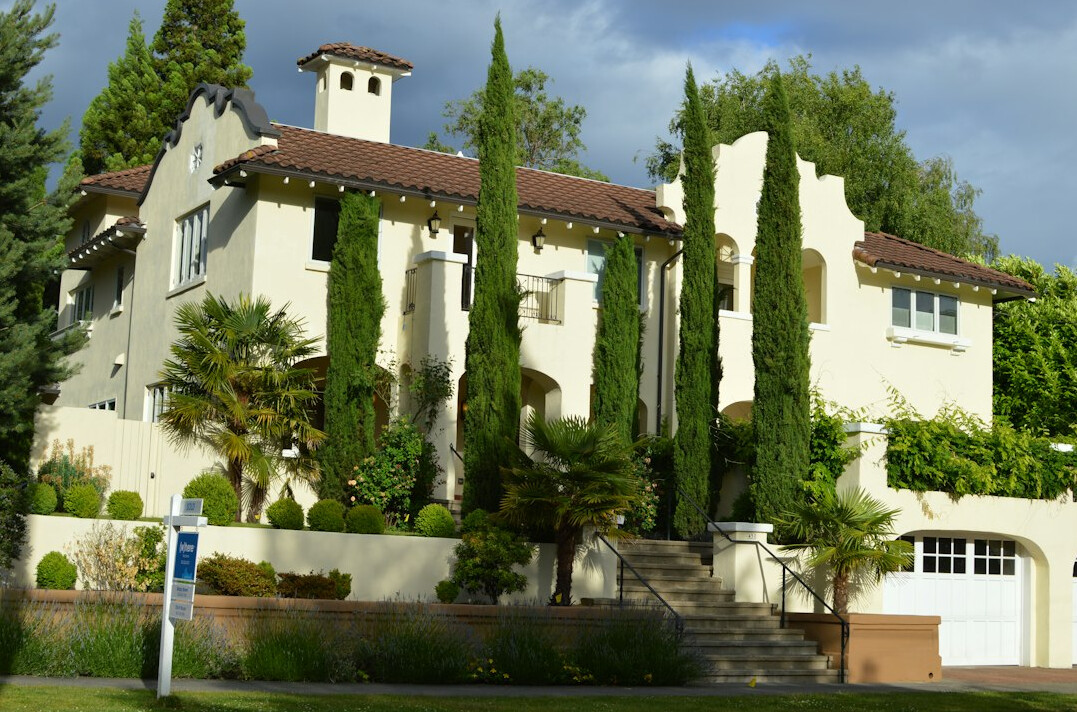 celebrity mansion exterior